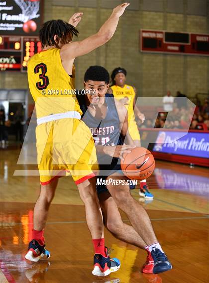 Thumbnail 2 in Modesto Christian vs. Oak Hill Academy (Nike Extravaganza) photogallery.