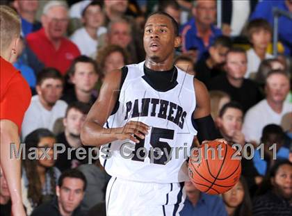 Thumbnail 2 in Dwyer vs. Winter Park (City of Palms Classic) photogallery.