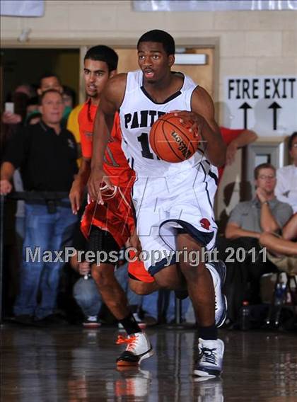 Thumbnail 2 in Dwyer vs. Winter Park (City of Palms Classic) photogallery.