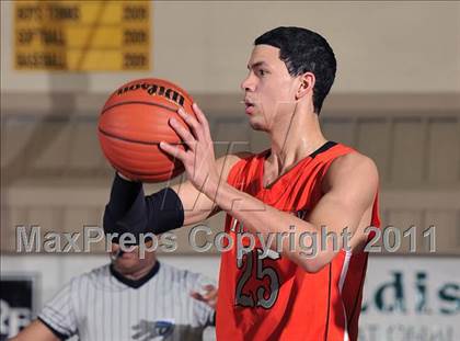 Thumbnail 2 in Dwyer vs. Winter Park (City of Palms Classic) photogallery.