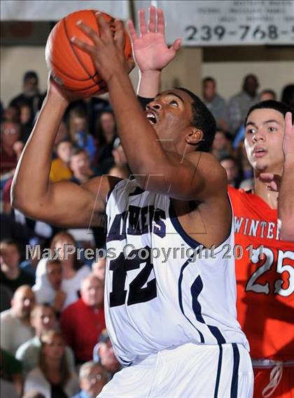 Thumbnail 3 in Dwyer vs. Winter Park (City of Palms Classic) photogallery.