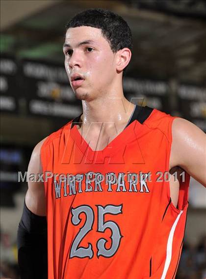 Thumbnail 3 in Dwyer vs. Winter Park (City of Palms Classic) photogallery.