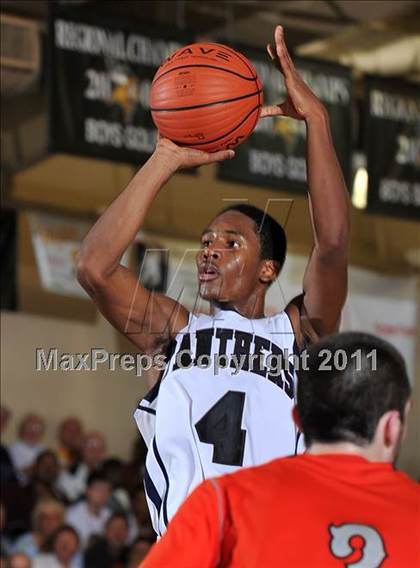 Thumbnail 2 in Dwyer vs. Winter Park (City of Palms Classic) photogallery.