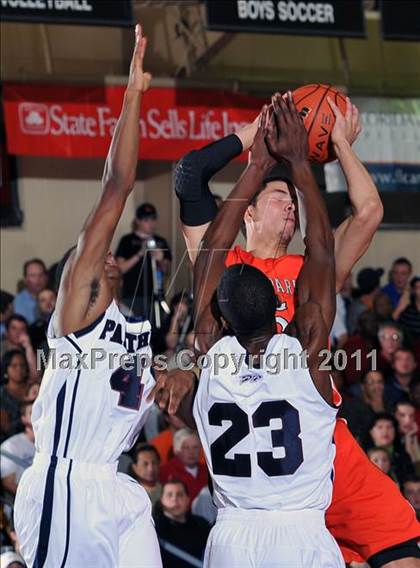 Thumbnail 2 in Dwyer vs. Winter Park (City of Palms Classic) photogallery.