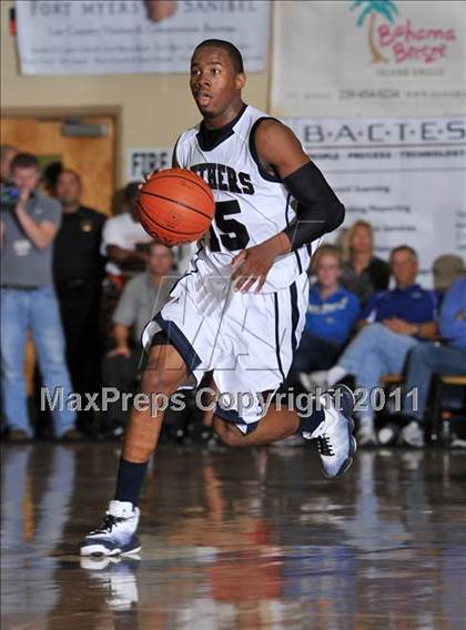 Thumbnail 3 in Dwyer vs. Winter Park (City of Palms Classic) photogallery.