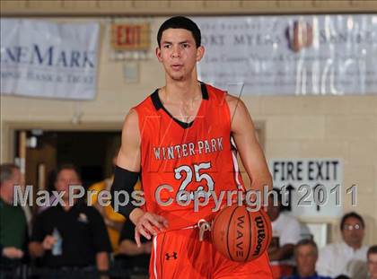 Thumbnail 3 in Dwyer vs. Winter Park (City of Palms Classic) photogallery.