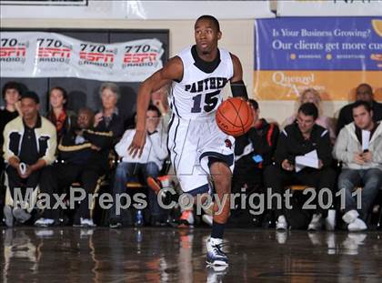 Thumbnail 3 in Dwyer vs. Winter Park (City of Palms Classic) photogallery.
