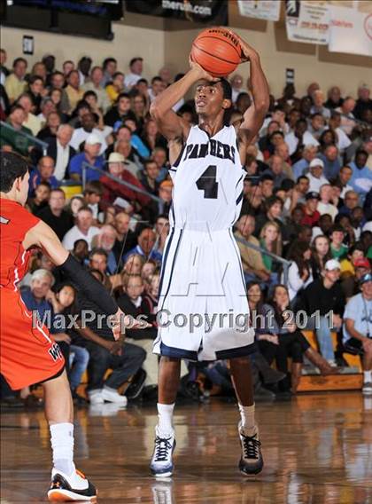 Thumbnail 2 in Dwyer vs. Winter Park (City of Palms Classic) photogallery.