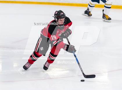 Thumbnail 1 in Reading Memorial vs. St. Mary's (MIAA Division 2 North Round 1) photogallery.