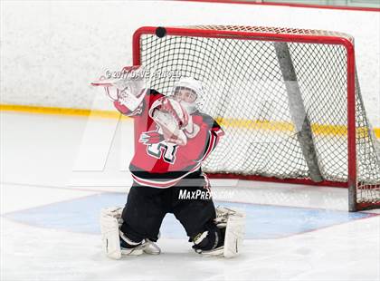 Thumbnail 2 in Reading Memorial vs. St. Mary's (MIAA Division 2 North Round 1) photogallery.