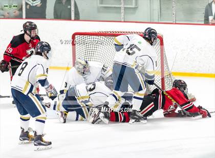 Thumbnail 2 in Reading Memorial vs. St. Mary's (MIAA Division 2 North Round 1) photogallery.