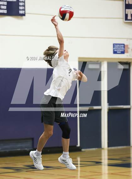 Thumbnail 2 in Menlo-Atherton @ Carlmont photogallery.