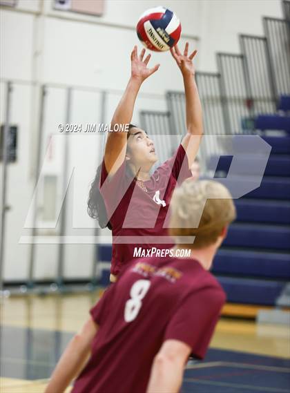 Thumbnail 2 in Menlo-Atherton @ Carlmont photogallery.