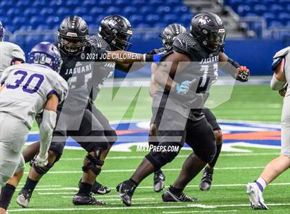 Thumbnail 3 in Boerne vs LBJ Austin (UIL 4A D1 Regional Semifinals) photogallery.