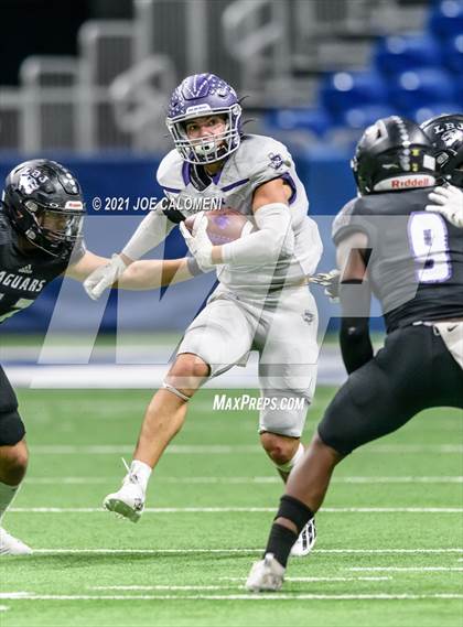 Thumbnail 3 in Boerne vs LBJ Austin (UIL 4A D1 Regional Semifinals) photogallery.