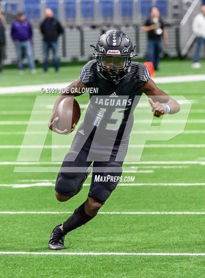 Thumbnail 2 in Boerne vs LBJ Austin (UIL 4A D1 Regional Semifinals) photogallery.