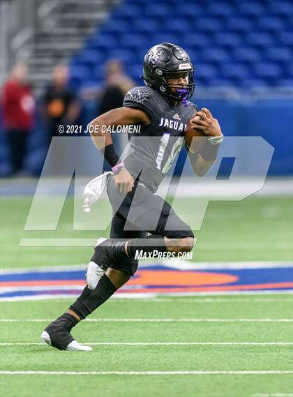Thumbnail 3 in Boerne vs LBJ Austin (UIL 4A D1 Regional Semifinals) photogallery.
