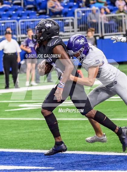 Thumbnail 2 in Boerne vs LBJ Austin (UIL 4A D1 Regional Semifinals) photogallery.