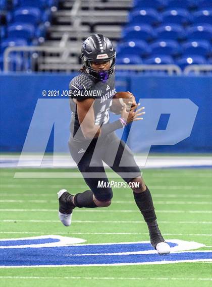 Thumbnail 1 in Boerne vs LBJ Austin (UIL 4A D1 Regional Semifinals) photogallery.
