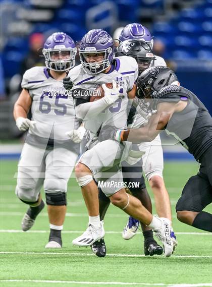 Thumbnail 3 in Boerne vs LBJ Austin (UIL 4A D1 Regional Semifinals) photogallery.