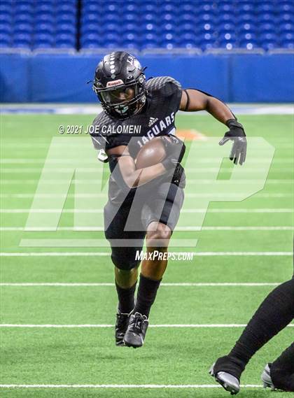 Thumbnail 3 in Boerne vs LBJ Austin (UIL 4A D1 Regional Semifinals) photogallery.