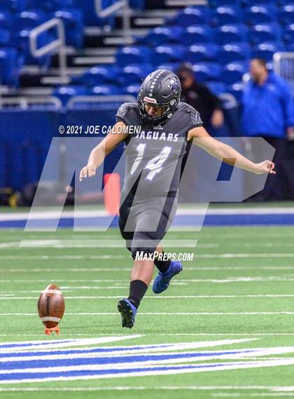Thumbnail 3 in Boerne vs LBJ Austin (UIL 4A D1 Regional Semifinals) photogallery.