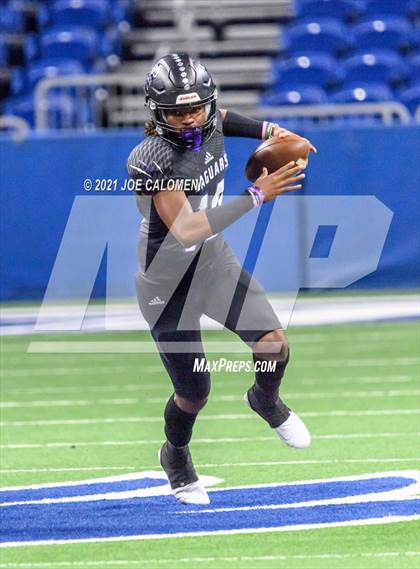 Thumbnail 3 in Boerne vs LBJ Austin (UIL 4A D1 Regional Semifinals) photogallery.