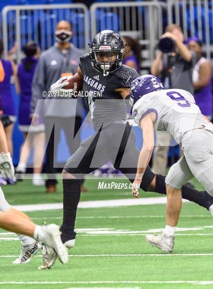 Thumbnail 3 in Boerne vs LBJ Austin (UIL 4A D1 Regional Semifinals) photogallery.