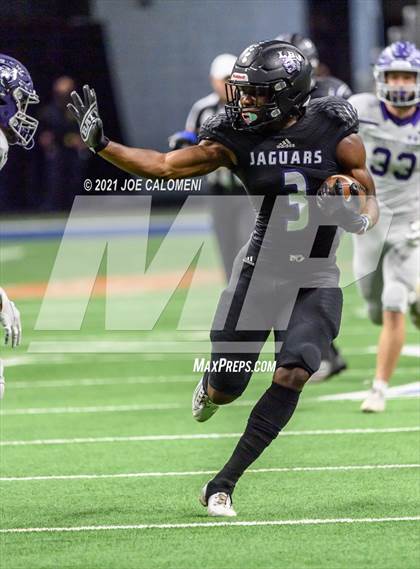 Thumbnail 3 in Boerne vs LBJ Austin (UIL 4A D1 Regional Semifinals) photogallery.