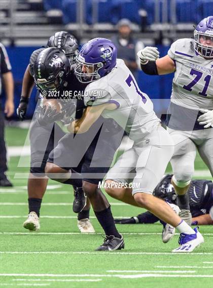 Thumbnail 3 in Boerne vs LBJ Austin (UIL 4A D1 Regional Semifinals) photogallery.