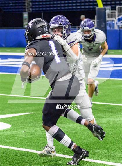 Thumbnail 2 in Boerne vs LBJ Austin (UIL 4A D1 Regional Semifinals) photogallery.