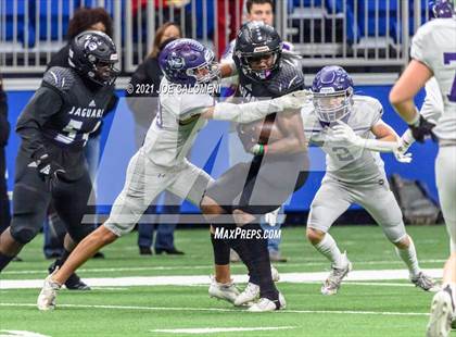 Thumbnail 1 in Boerne vs LBJ Austin (UIL 4A D1 Regional Semifinals) photogallery.