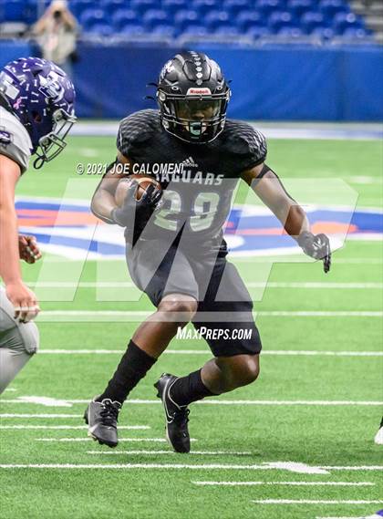Thumbnail 2 in Boerne vs LBJ Austin (UIL 4A D1 Regional Semifinals) photogallery.