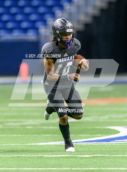 Thumbnail 1 in Boerne vs LBJ Austin (UIL 4A D1 Regional Semifinals) photogallery.