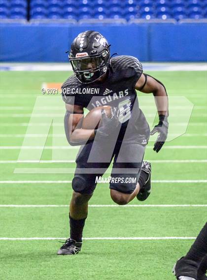 Thumbnail 2 in Boerne vs LBJ Austin (UIL 4A D1 Regional Semifinals) photogallery.