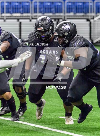 Thumbnail 2 in Boerne vs LBJ Austin (UIL 4A D1 Regional Semifinals) photogallery.