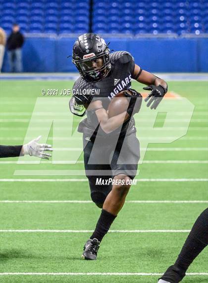 Thumbnail 1 in Boerne vs LBJ Austin (UIL 4A D1 Regional Semifinals) photogallery.