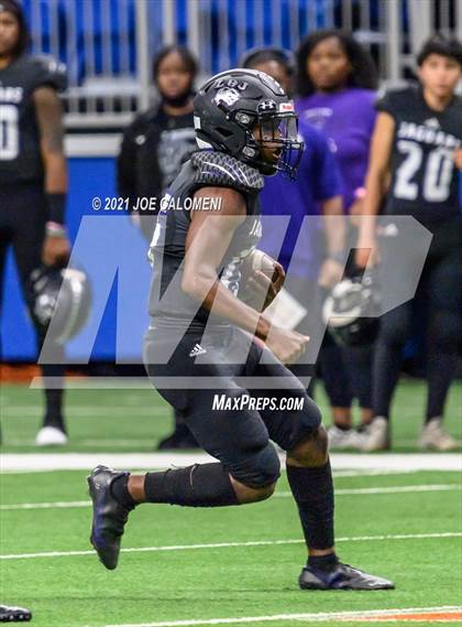 Thumbnail 3 in Boerne vs LBJ Austin (UIL 4A D1 Regional Semifinals) photogallery.