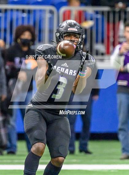 Thumbnail 1 in Boerne vs LBJ Austin (UIL 4A D1 Regional Semifinals) photogallery.