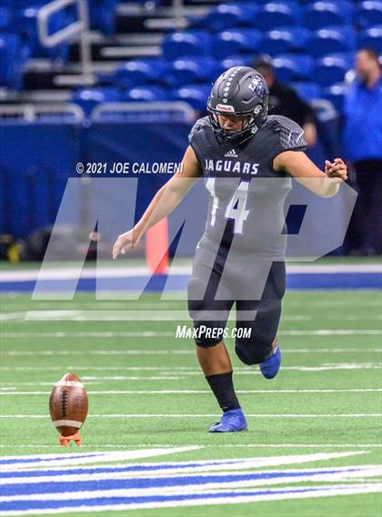Thumbnail 2 in Boerne vs LBJ Austin (UIL 4A D1 Regional Semifinals) photogallery.