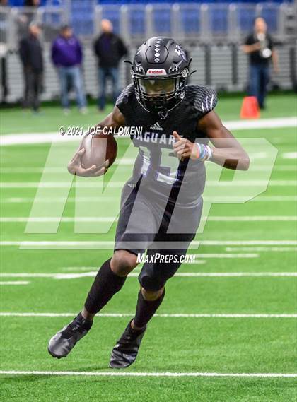 Thumbnail 3 in Boerne vs LBJ Austin (UIL 4A D1 Regional Semifinals) photogallery.