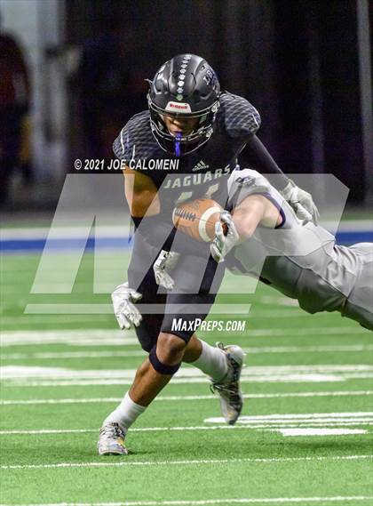 Thumbnail 3 in Boerne vs LBJ Austin (UIL 4A D1 Regional Semifinals) photogallery.
