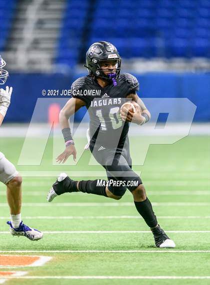 Thumbnail 3 in Boerne vs LBJ Austin (UIL 4A D1 Regional Semifinals) photogallery.