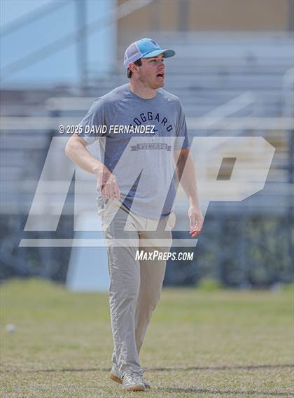 Thumbnail 3 in Hoggard @ Croatan photogallery.