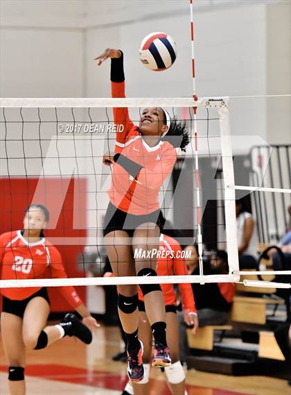 Thumbnail 3 in Marist @ Homewood-Flossmoor photogallery.