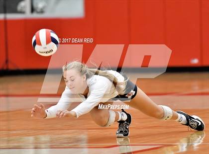 Thumbnail 2 in Marist @ Homewood-Flossmoor photogallery.