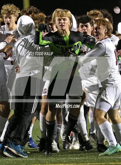 Thumbnail 1 in Griswold vs. Canton (CIAC Class S Semifinal) photogallery.