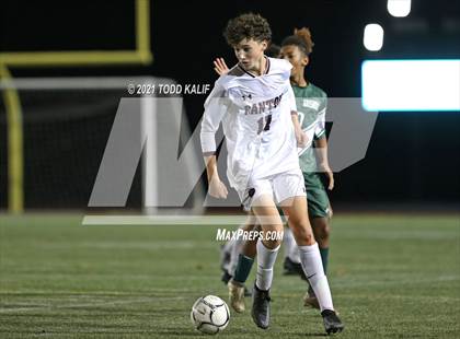 Thumbnail 1 in Griswold vs. Canton (CIAC Class S Semifinal) photogallery.