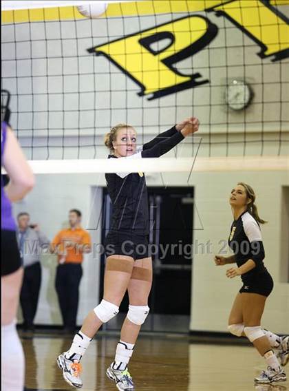 Thumbnail 2 in Alvarado @ Crandall photogallery.