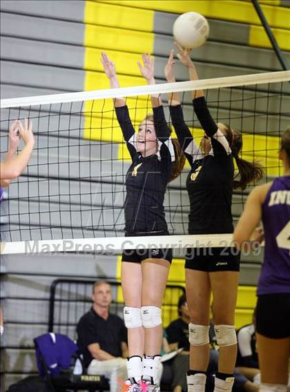 Thumbnail 1 in Alvarado @ Crandall photogallery.